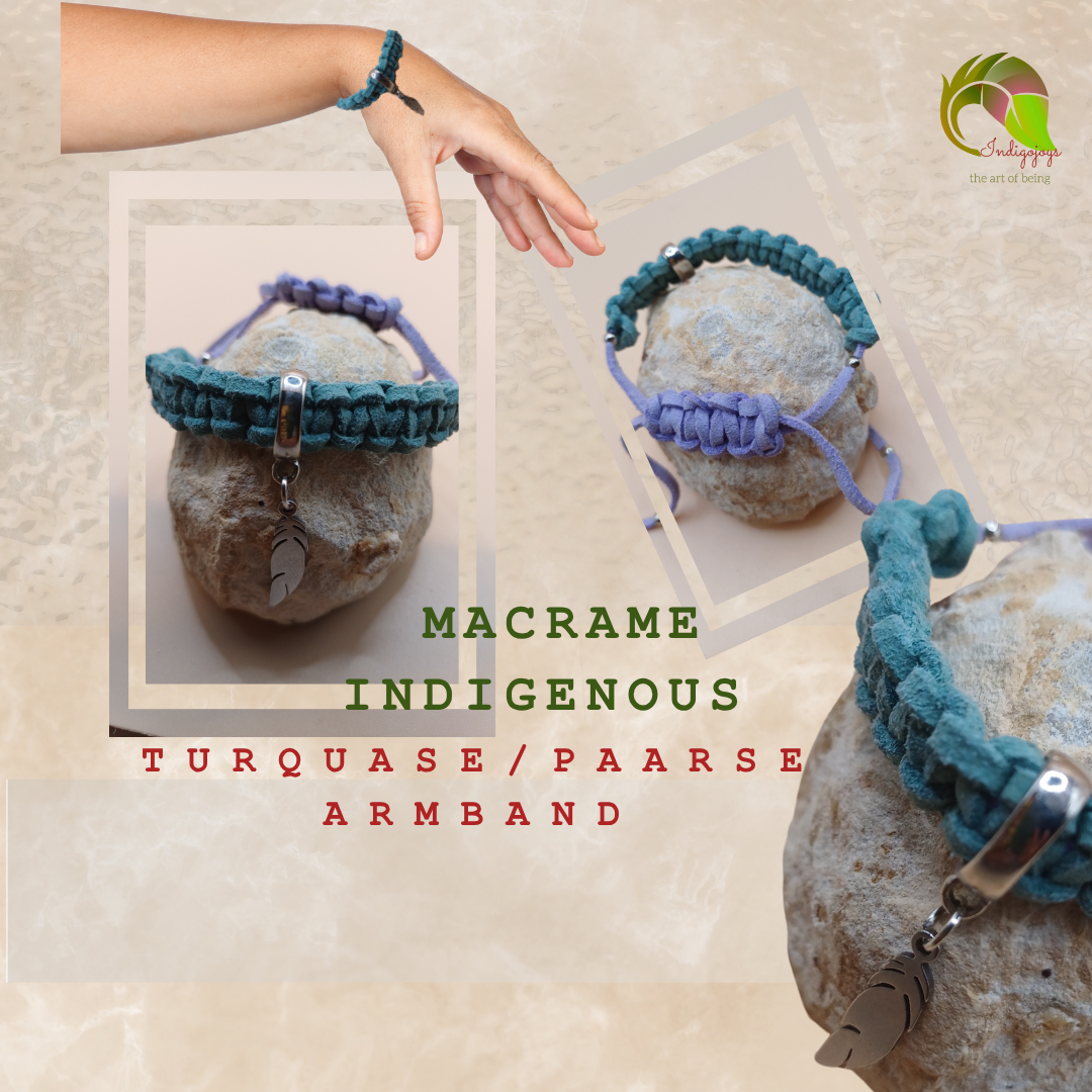 Macramé armband met zilverkleurige veer indigenous style